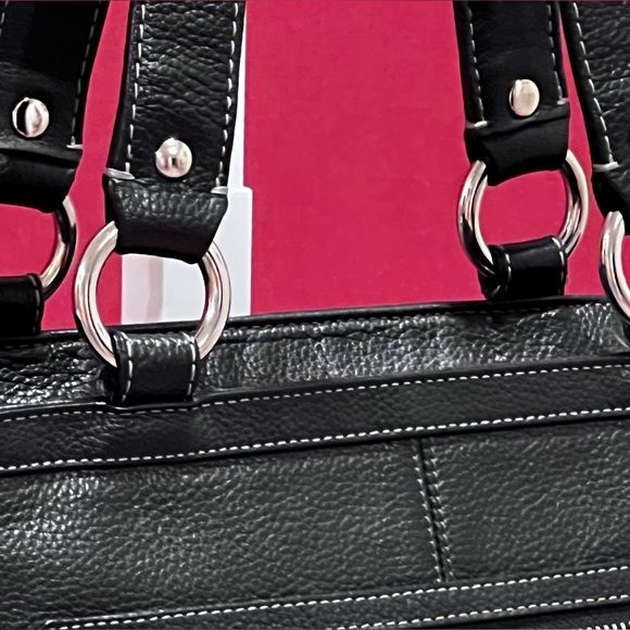 Coach Soft Black Leather Shoulder Bag - Picture 5 of 16